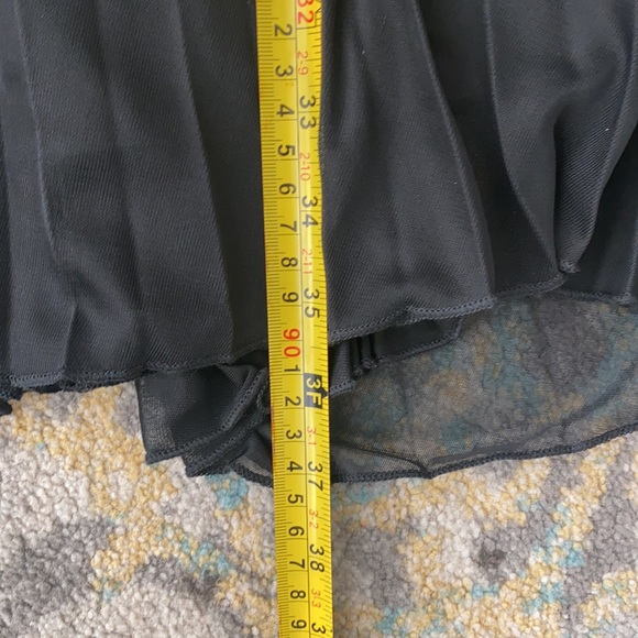 black dress! Summer date night is calling! - Picture 9 of 9